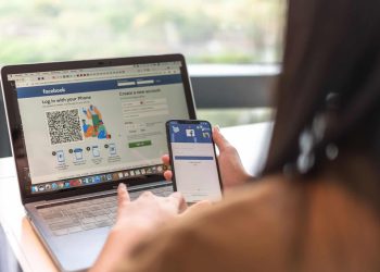 Meta x OpenAI: Facebook adiciona resumo com IA para competir o ChatGPT