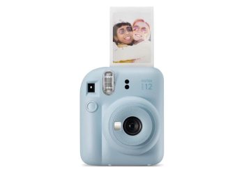 Instax Mini 12 em oferta: câmera instantânea analógica para registrar os grandes momentos da vida
