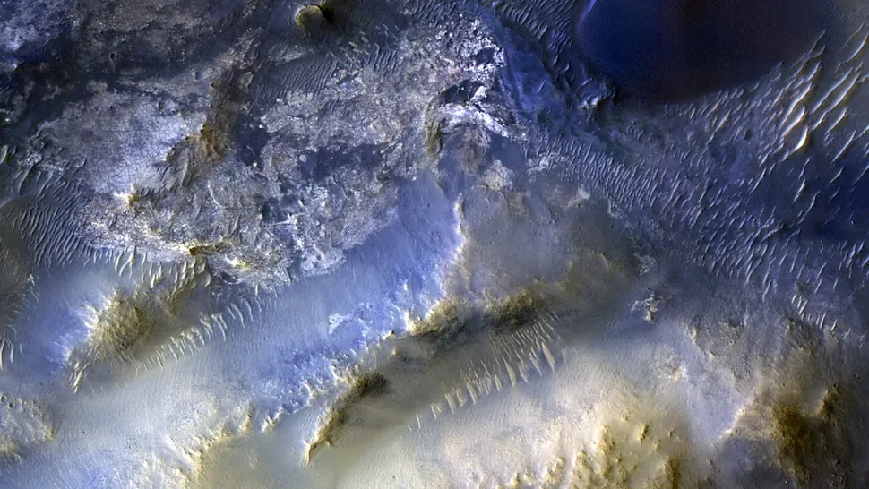 HiRISE bate 100 mil fotos de Marte: nova imagem revela mudanças na superfície