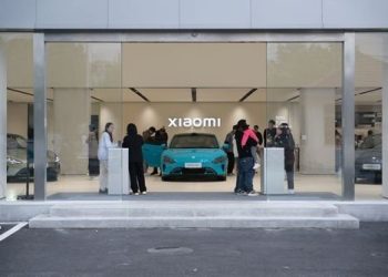 Fábricas da Xiaomi serão controladas por IA e robôs humanoides em até 5 anos, prevê CEO