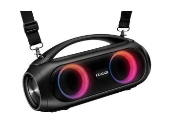 Caixa de som para pular Carnaval: modelo da Aiwa está com desconto imperdível