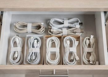 Como organizar cabos de forma prática e reduzir estresse no dia a dia