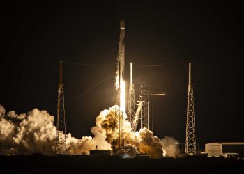 Falcon 9 atinge recorde de 33 reutilizações em missão Starlink