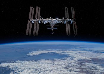 Startup leva a produção de remédios contra o câncer para o Espaço