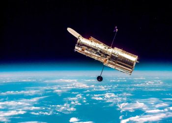 Telescópio Hubble captura imagem de galáxia irregular tênue