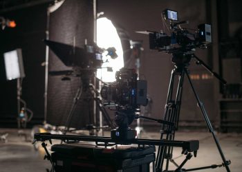 Hollywood aprova contrato que limita uso de atores criados por IA