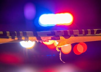 Policial do Reino Unido é afastado por fabricar provas criminais com ajuda de IA