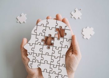 Hormônio feminino pode ajudar a explicar o Alzheimer em mulheres