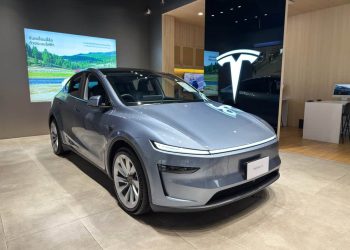 Tesla trabalha em veículo autônomo acessível para cadeirantes, diz revista