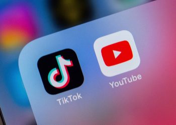 Zuckerberg quer que TikTok e YouTube sigam novas regras para adolescentes impostas à Meta