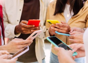 Meta é condenada a pagar multa milionária por danos a crianças em suas plataformas