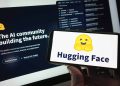 Gigante dos chips compra Hugging Face: plataforma de IA continuará aberta aos usuários?