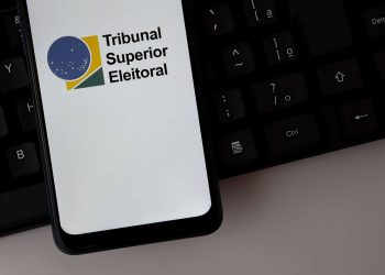 Quem seguir? X é questionado por recomendar candidatos mesmo após atualizar filtro
